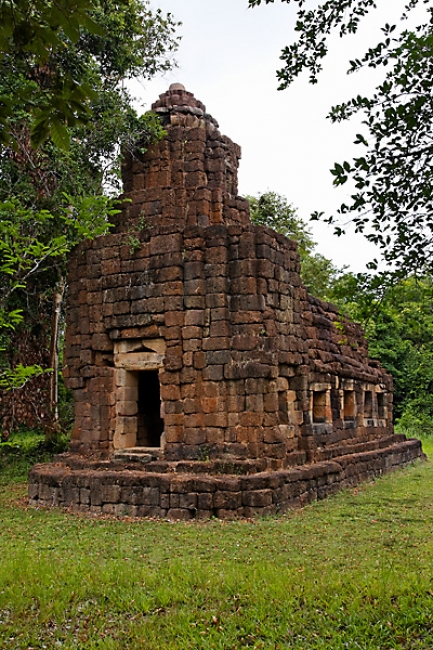 25-Prasat Ta Muen-003
